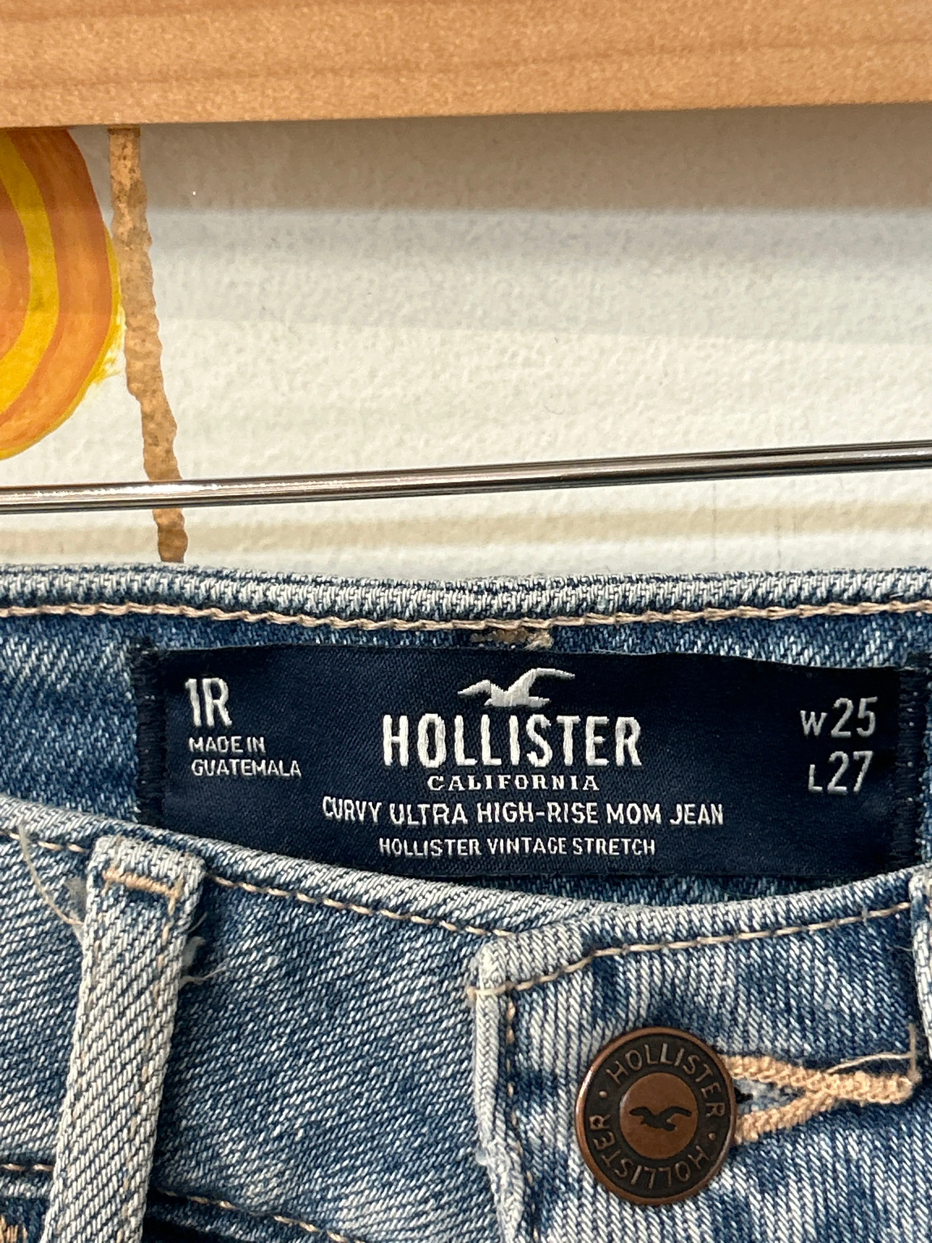 Hollister Curvy High Rise Mom Jeans, 1