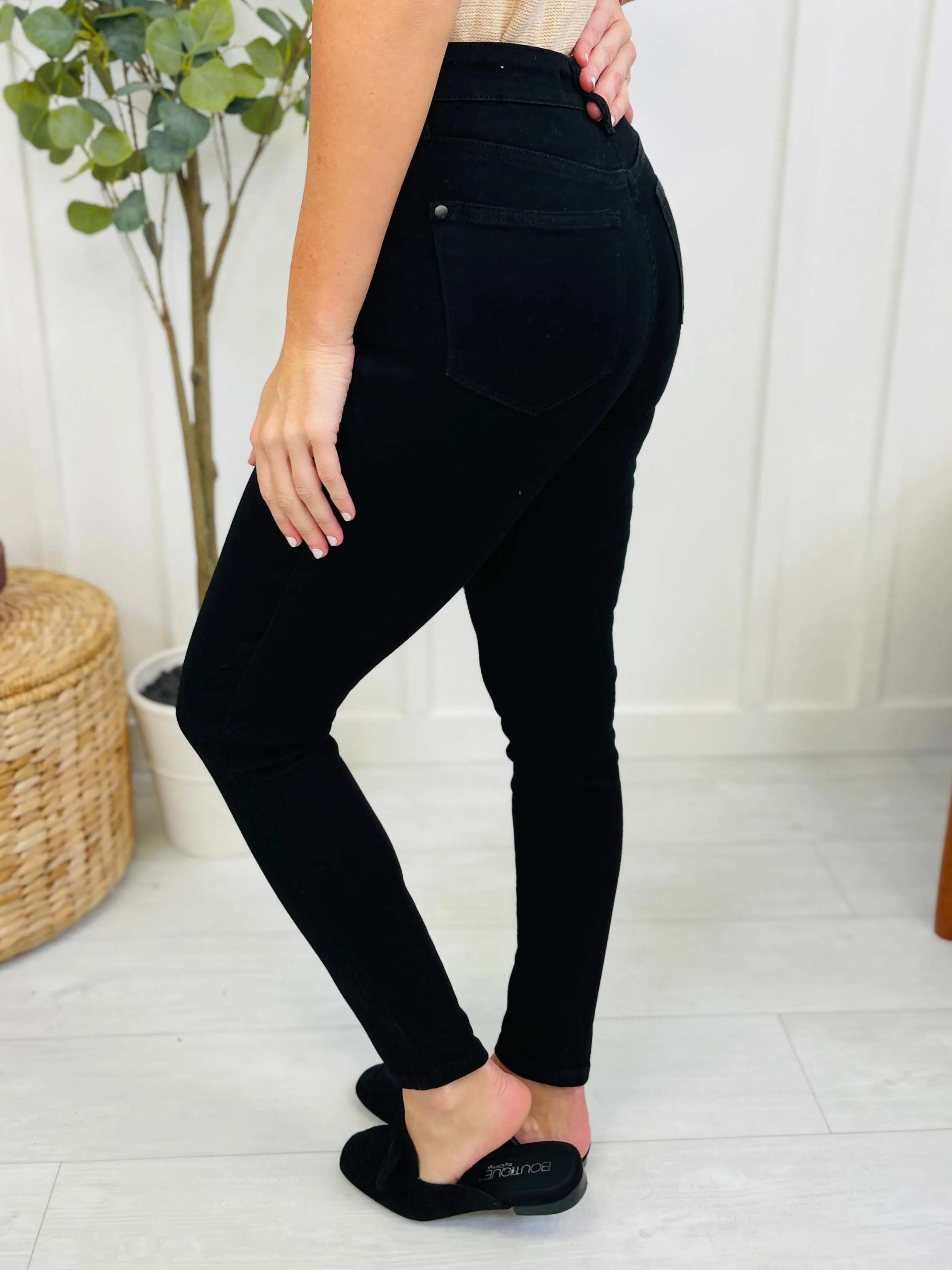 Judy Blue REG/CURVY Tummy Control Pitch Black Skinny Jeans