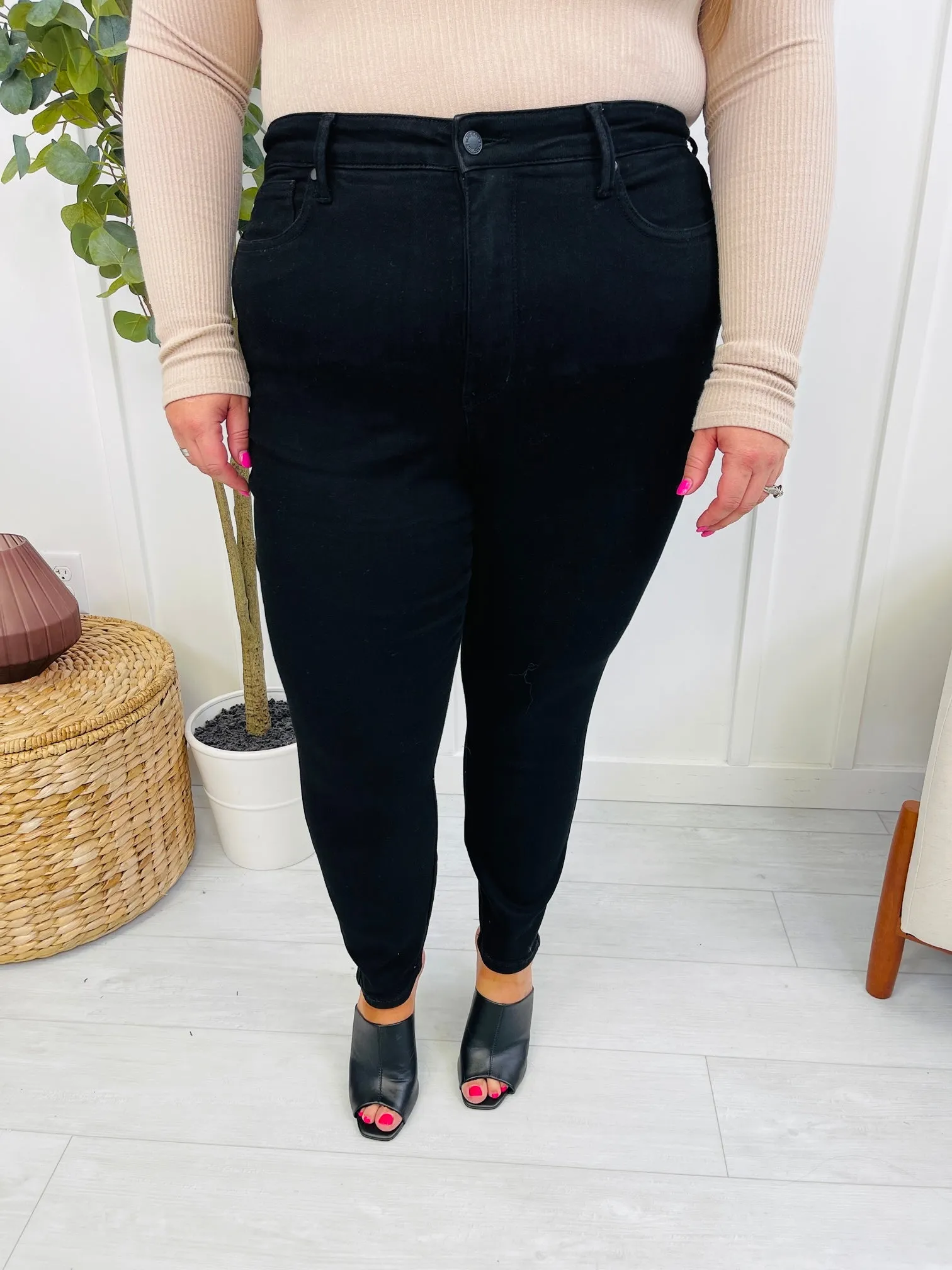 Judy Blue REG/CURVY Tummy Control Pitch Black Skinny Jeans