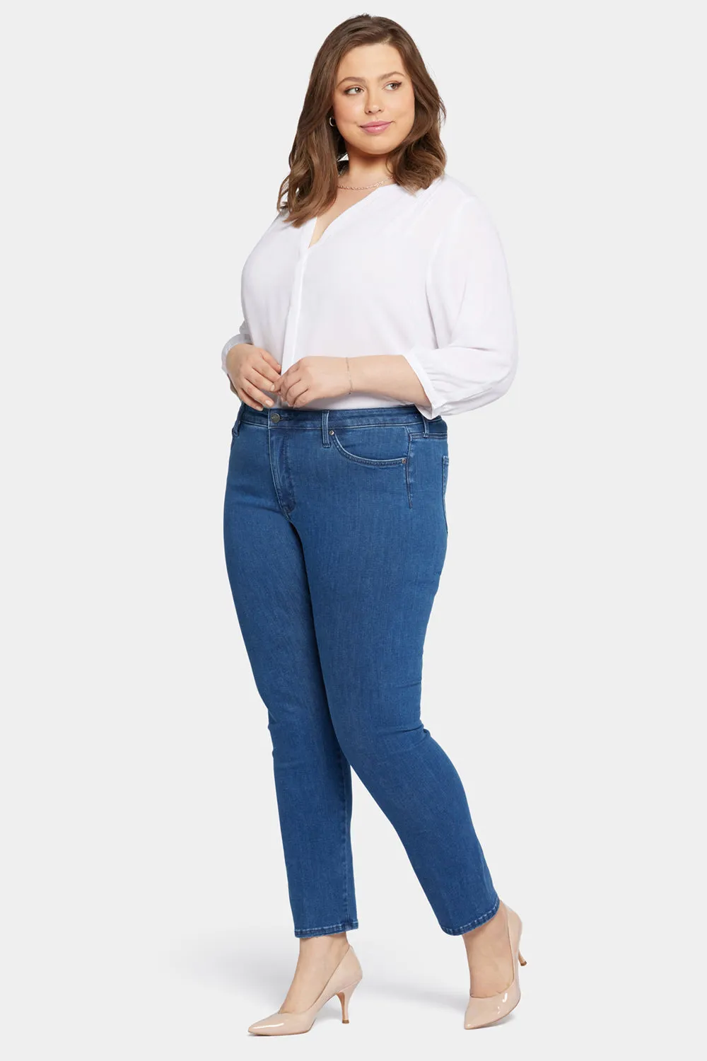 Le Silhouette Sheri Slim Jeans In Plus Size - Treasured