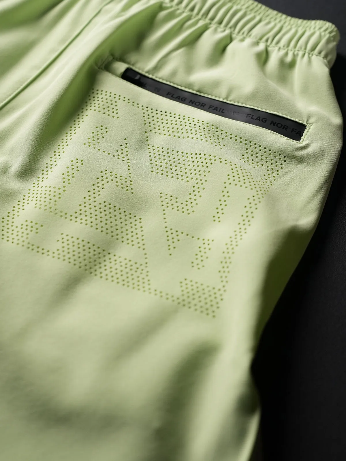 MOMENTUM  SHORTS - GREEN