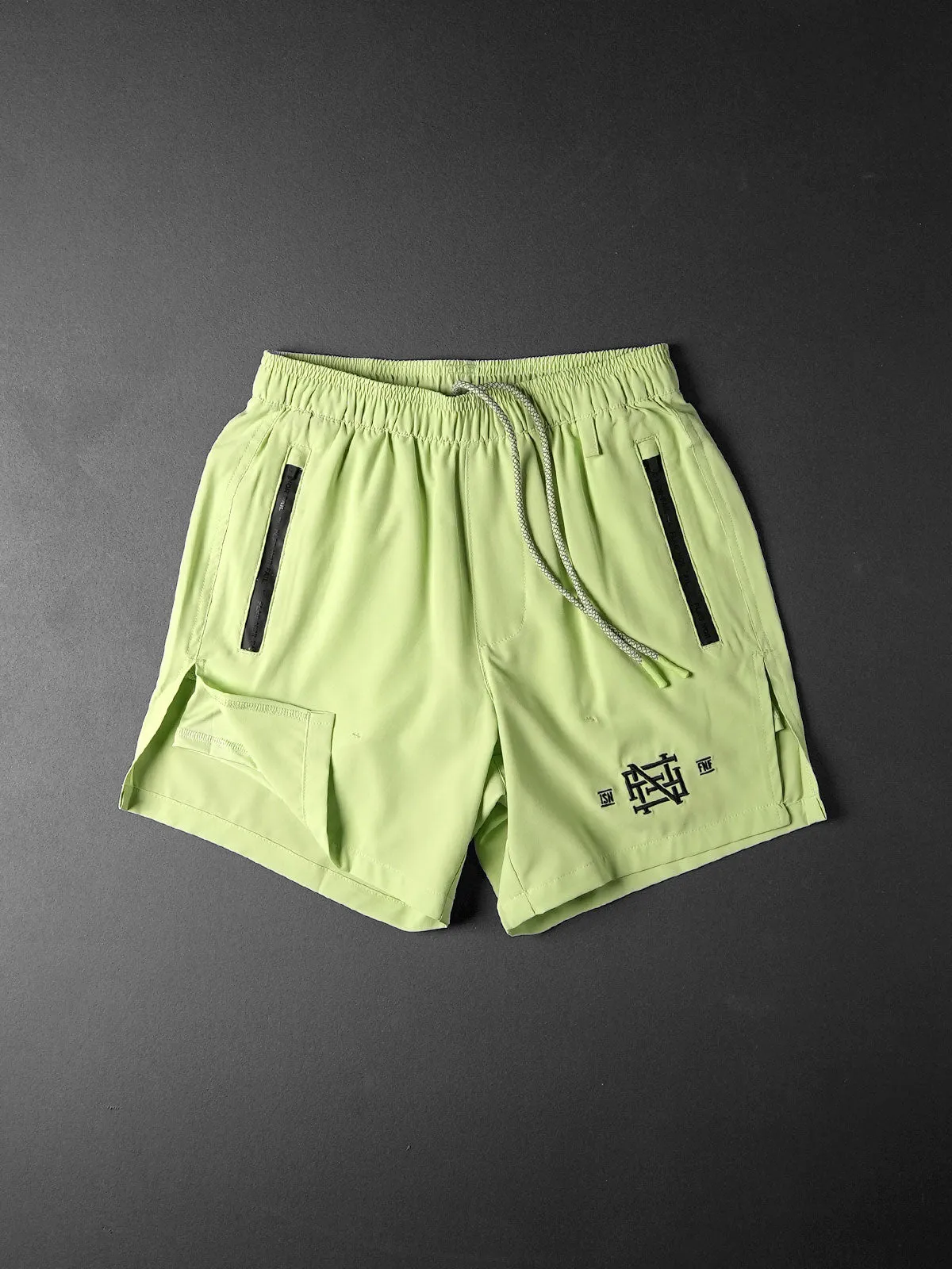 MOMENTUM  SHORTS - GREEN