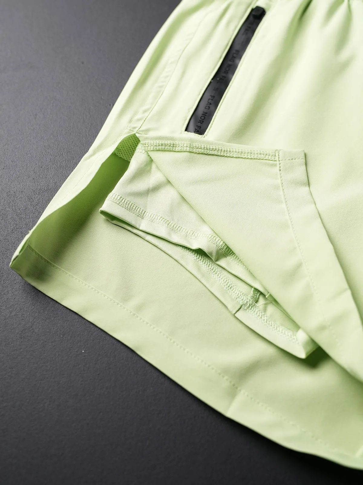 MOMENTUM  SHORTS - GREEN