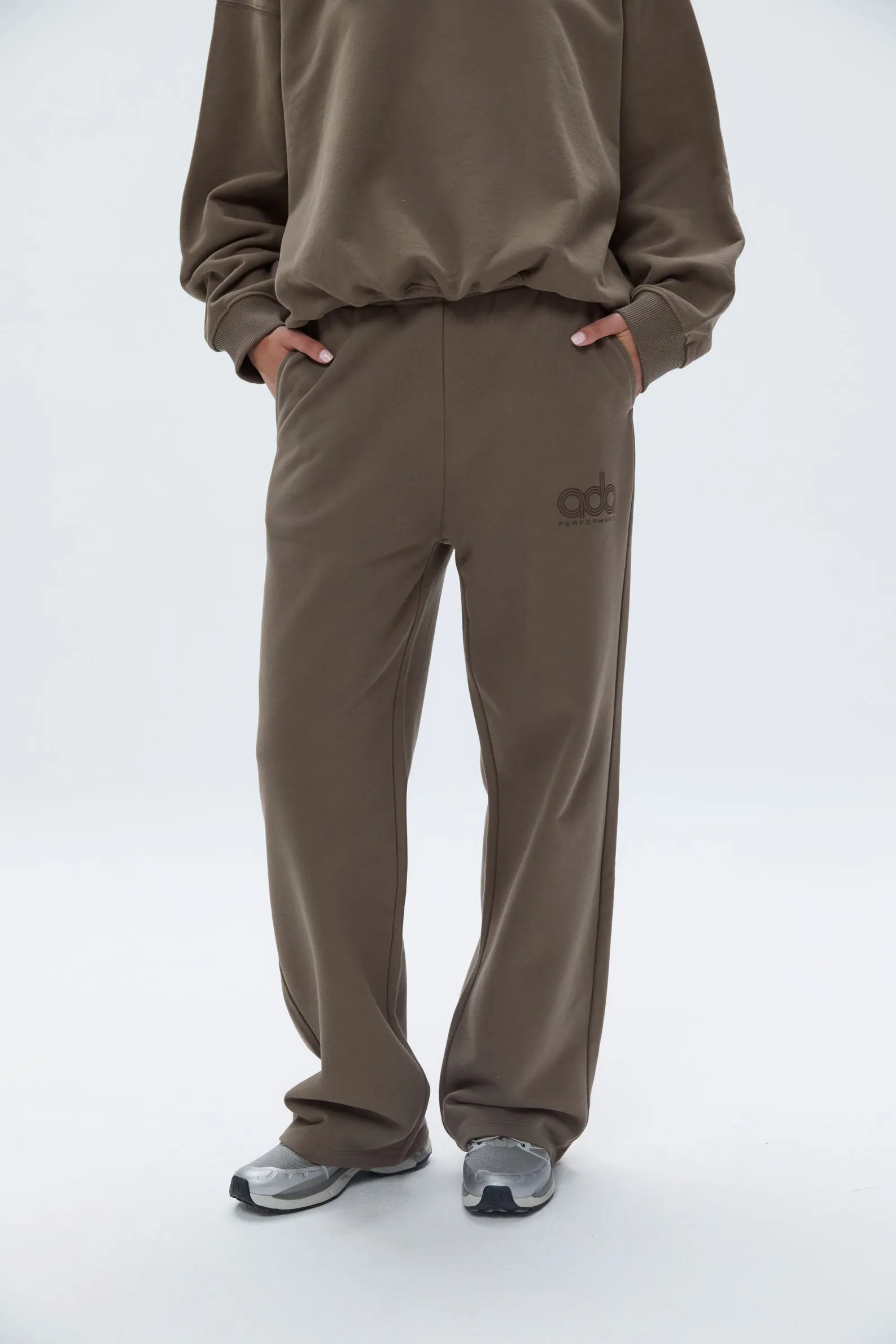 Performance Straight Leg Sweatpants - Cocoa Brown