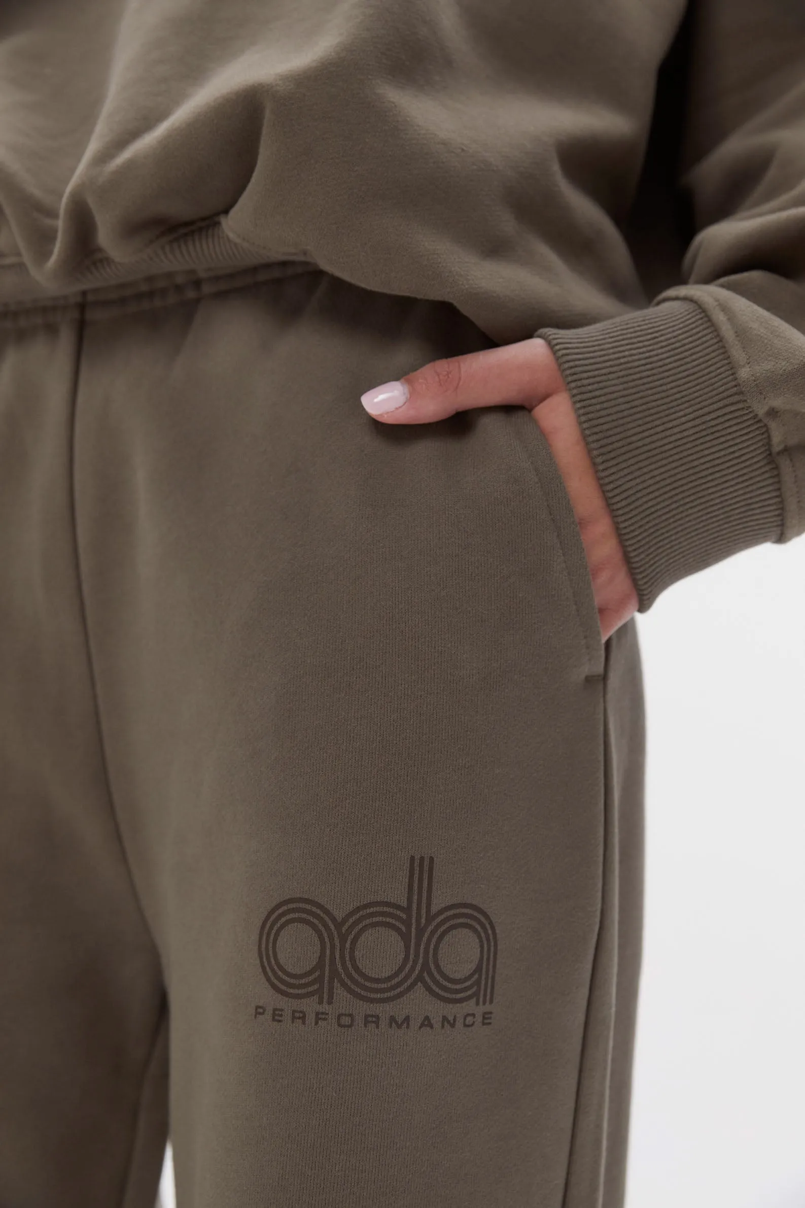 Performance Straight Leg Sweatpants - Cocoa Brown