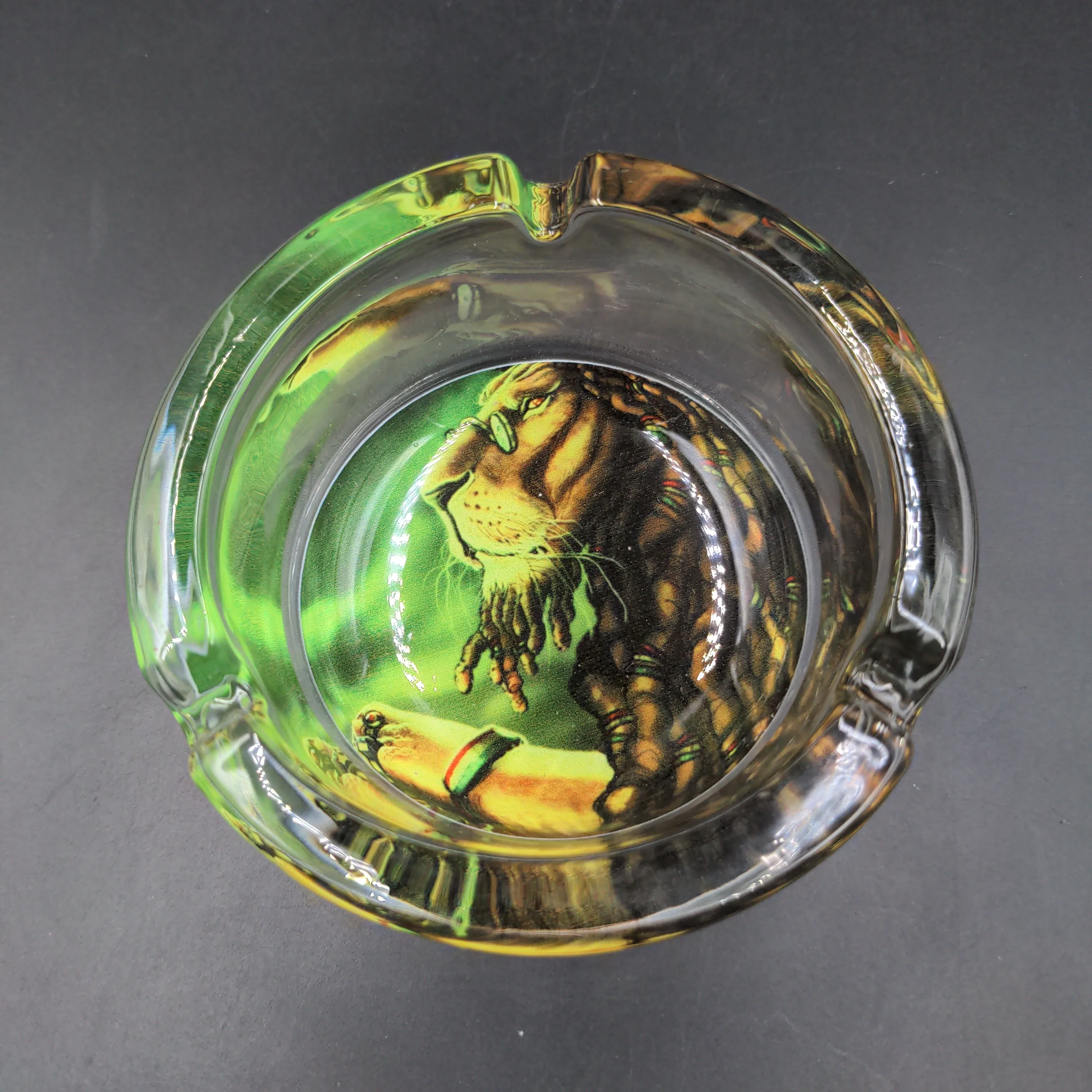 Round Thick Glass Ashtray w/ Rasta Designs